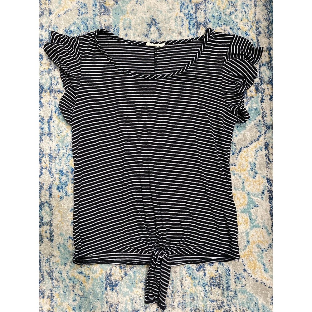 Flutter sleeve tie waist top